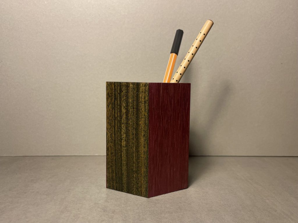 ナチュラルカラーなペンスタンド